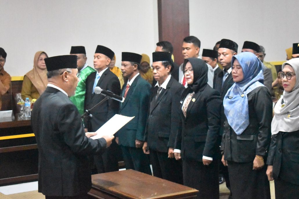 Bupati Rusli Moidady Resmi Lantik dan Ambil Sumpah Jabatan Pimpinan Tinggi  Pratama di lingkup Pemkab Banggai Kepulauan » Pemerintah Kabupaten Banggai  Kepulauan